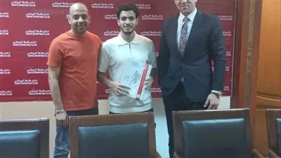 طنطا يعلن التعاقد مع ميدو نبيل لاعب الأهلي وديروط السابق لمدة 3 مواسم