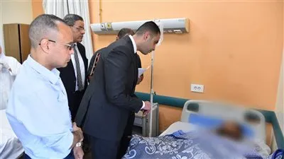 «نائب وزير الصحة» يتفقد الحالة الصحية لمصابي حادث الدائري الإقليمي بالمنوفية