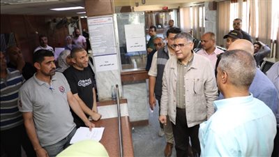 محافظ الجيزة يتابع سبل تيسير الإجراءات علي المواطنين بالمركز التكنولوجي بمنشأة القناطر