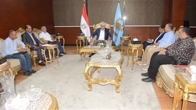 محافظ الغربية يعقد اجتماعًا عاجلًا لمتابعة تنفيذ المشروعات التنموية في المحلة الكبرى