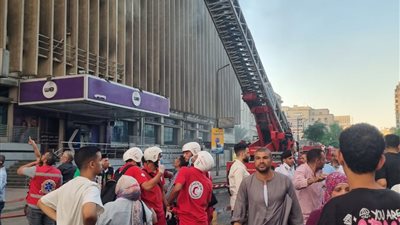 الهلال الأحمر المصري يوجه فرق الطوارئ لموقع حريق سنترال القاهرة لتقديم الدعم والإسعافات الأولية
