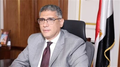 محافظ الجيزة: تطبيق منظومة إلكترونية ذكية لمراقبة وتنظيم مواقف السرفيس