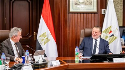 حسن عبد الله يستقبل وفدًا من البنك الأوروبي لإعادة الإعمار والتنمية لبحث أوجه التعاون المشترك