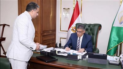 محافظ الجيزة يوجه بإرجاء تقديم شهادة الكشف الطبي لطلاب الصف الأول الابتدائي تخفيفًا للتزاحم 