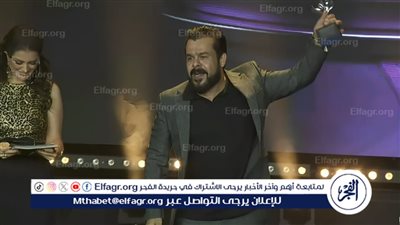 في مهرجان عمّان... منذر رياحنة يرفع راية الفن الملتزم ويظفر بجائزتي الجمهور ولجنة التحكيم عن فيلم إلى أرض مجهولة 