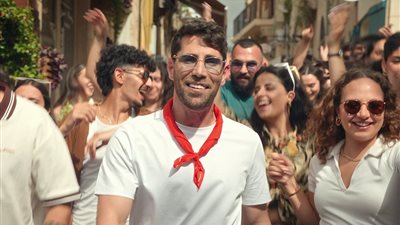 عزيز مرقة.. يشعل المنافسة بأغنيته 