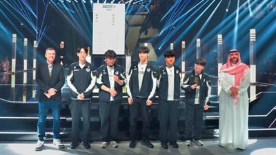 كأس العالم للرياضات الإلكترونية.. فريق (جين جي) يتوج بدوري الأساطير