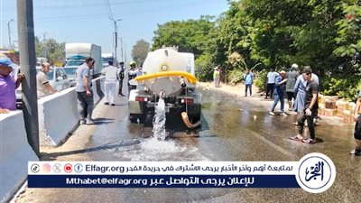 شاهد لحظة التعامل مع انقلاب سيارة زيت علي طريق المنصورة أجا في الدقهلية 