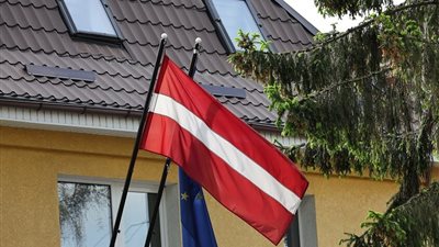 زاخاروفا تصف طرد لاتفيا لمحارب قديم يبلغ عمره 98 عاما بأنه مظهر للفاشية الجديدة