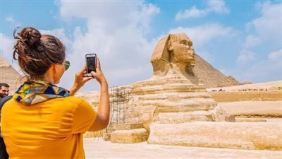 وزير السياحة والآثار يصدر قرارًا وزاريًا بزيادة أجر المرشد السياحى في مصر