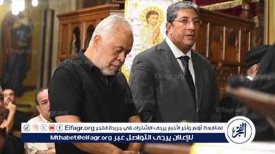 أشرف زكي يشارك في مراسم جنازة الفنان الكبير لطفي لبيب