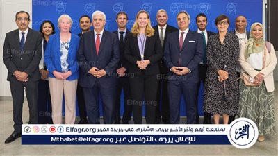 جامعة الفيوم تتسلم إهداء من «المركز الأوروبي للأبحاث النووية (سيرن)