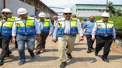 وزير قطاع الأعمال العام يوجه بإعداد خطة متكاملة لتعزيز صناعة الكتان