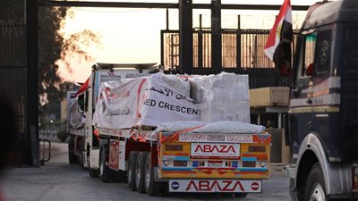 الهلال الأحمر المصري يواصل إرسال قوافل 