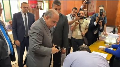 وزير الكهرباء يدلي بصوته في انتخابات مجلس الشيوخ بمدينة نصر.. (صور) 