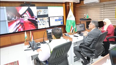 محافظ الجيزة يتابع الاستعدادات النهائية للعملية الانتخابية من مركز السيطرة للطوارئ والسلامة