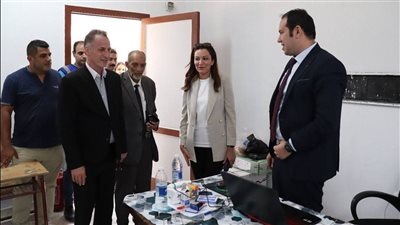 نائب محافظ الجيزة تتابع سير العملية الانتخابية بأحياء جنوب الجيزة والعمرانية والطالبية وبولاق والدقي والعجوزة