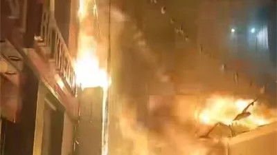 إصابة شخصين في حريق محلات بالقرب من محطة مترو شبرا الخيمة 