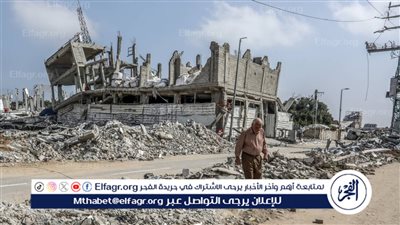 شاب فلسطيني أصم يوثق العدوان على غزة بلغة الإشارة