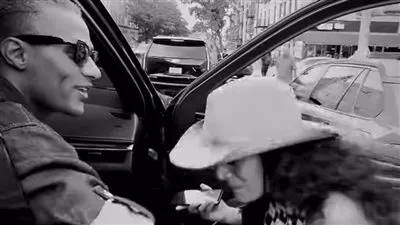 بسبب معجبة.. محمد رمضان مطلوب على جوجل