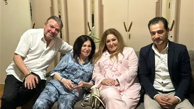 وفد من وزارة الثقافة ونقابة المهن التمثيلية يزور الفنانة نجوى فؤاد في منزلها بعد استغاثتها (صور)