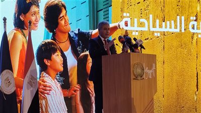 وزير السياحة والآثار يشهد عرض فيلم تسجيلي عن مصر بمناسبة إطلاق حملة «إحنا مصر»