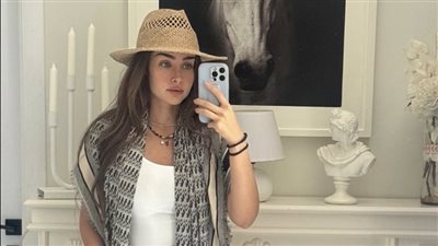 بإطلالة غريبة.. هنا الزاهد تستعرض جمالها في أحدث ظهور لها 