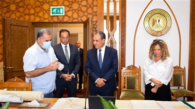 وزير الخارجية يتابع مشروع توثيق المستندات ذات القيمة التاريخية بوزارة الخارجية