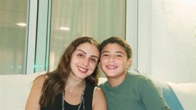 شاهد| أول صور لأنغام مع أبنائها بعد عودتها من رحلة العلاج