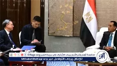 رئيس الوزراء يبحث مع شركة هندسة الطاقة الصينية تعزيز التعاون في مجالات الطاقة المتجددة وتحلية المياه