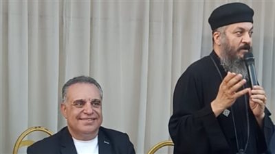 قس كنيسة العذراء وأبي سفين خلال حفل أكاديمية دار الإشارة 