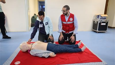 الهلال الأحمر المصري ينظم دورتين تدريبيتين لموظفي الهيئة الألمانية للتبادل العلمي في الإسعافات الأولية 