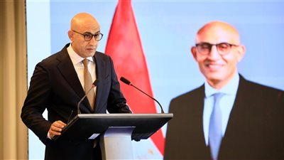  عبد اللطيف: تطوير مناهج اللغة العربية والدراسات الاجتماعية واللغة الإنجليزية وفق معايير عالمية متقدمة