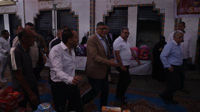 محافظ الجيزة يتفقد التجهيزات النهائية لافتتاح معارض أهلًا مدارس بأسعار مخفضة 