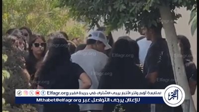 ببكاء هستيري.. مريم عامر منيب تودع خطيبها عمرو ستين