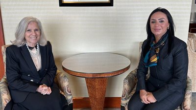 وزيرة التضامن الاجتماعي تكرم السفيرة هيفاء أبو غزالة وتشيد بإسهاماتها في العمل الاجتماعي العربي
