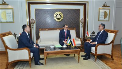 وزير التموين يستقبل سفير أوزبكستان لبحث تعزيز التعاون في مجال التجارة الداخلية