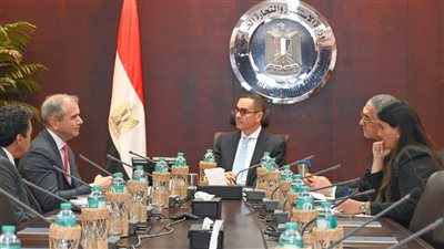 وزير الاستثمار والتجارة الخارجية يلتقى مؤسس شركة الكازار للطاقة لبحث فرص تعزيز التعاون في مجال الطاقة المتجددة واستعراض استراتيجية الشركة في السوق المصري ومشروعاتها المستقبلية