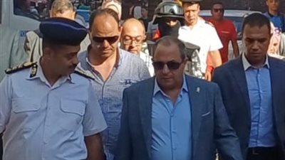 محافظ بورسعيد يزيل سوقًا عشوائيًا بالقبوطي بقرار مباشر خلال جولته الميدانية