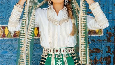 الزي الرسمي لليوم الوطني 95 يجمع بين الأصالة والفخامة