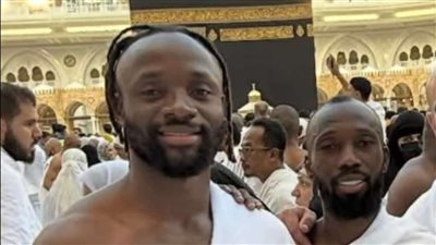 بعد ثلاثية الإنتركونتيننتال.. ماييلي يؤدي مناسك العمرة ويشهر إسلامه رسميًا 