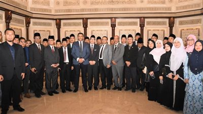 زيارة وفدًا من القضاة الشرعيين الماليزيين لمسجد مصر الكبير بالعاصمة الإدارية 