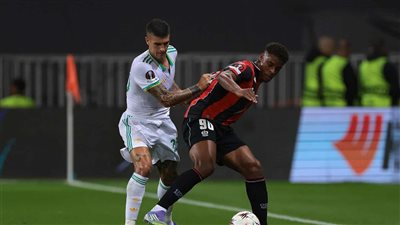 روما يفوز على نيس في عقر داره بالدوري الأوروبي