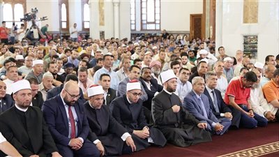 وزير الأوقاف يشهد صلاة الجمعة 