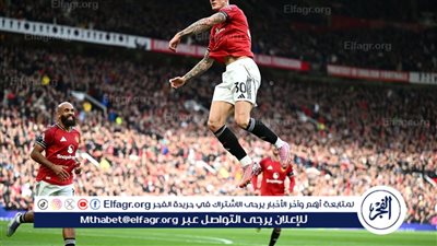 مانشستر يونايتد يتفوق على سندرلاند بثنائية نظيفة في الدوري الإنجليزي