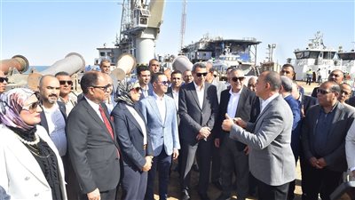 وزير الاستثمار والتجارة الخارجية ومحافظ السويس يتفقدان المنطقة الحرة بعتاقة والأدبية بالسويس الجديدة