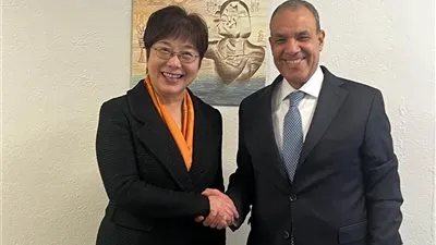 وزير الخارجية يلتقي المندوبة الدائمة للصين لدى اليونسكو والرئيسة الحالية لمجموعة الدول الآسيوية والمحيط الهادي