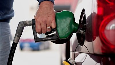 ارتفاع أسعار البنزين..جنيهين للتر الواحد