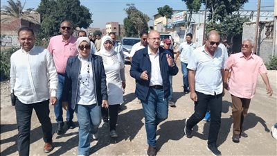 نائب محافظ الجيزة يتفقد تطوير ورصف طريق البراجيل كومبرة بمحور أحمد عرابي