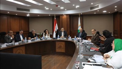 محافظ الجيزة يعقد اللقاء الأسبوعي لبحث شكاوى المواطنين بالأحياء والمراكز